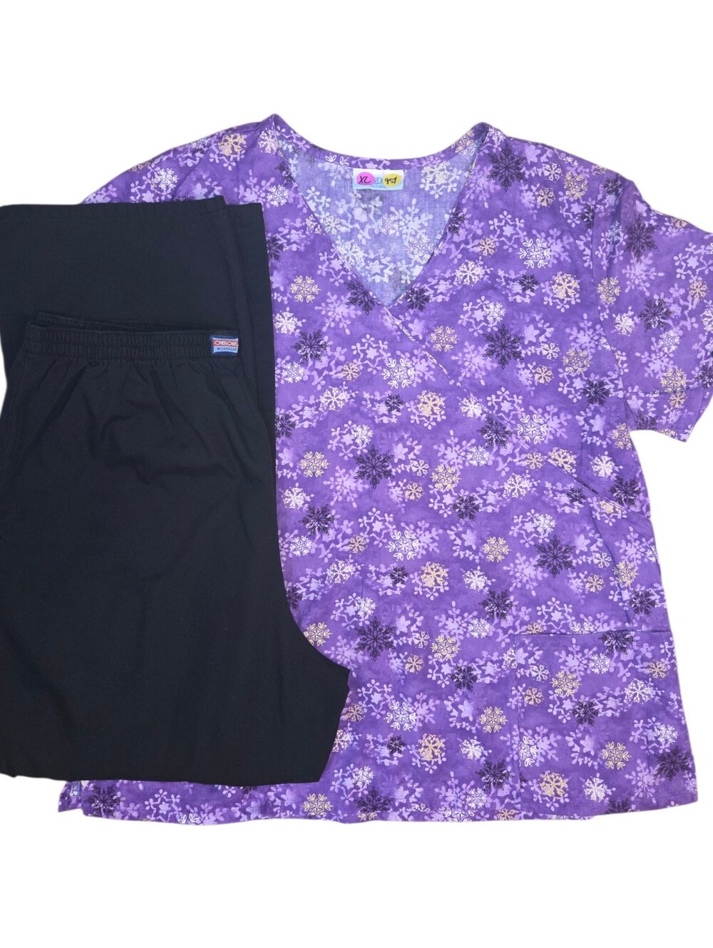 Snowflakes Scrub Set